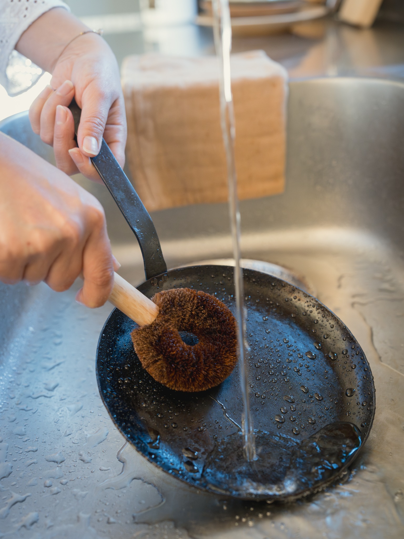 TAKADA TAWASHI handcrafted natural SHURO brushes and brooms